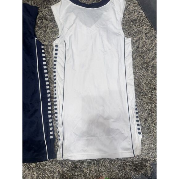 Under Armour Basketball Jersey Lot Of 2 Adult White SLIM Blank Size S Polyester - Picture 8 of 9